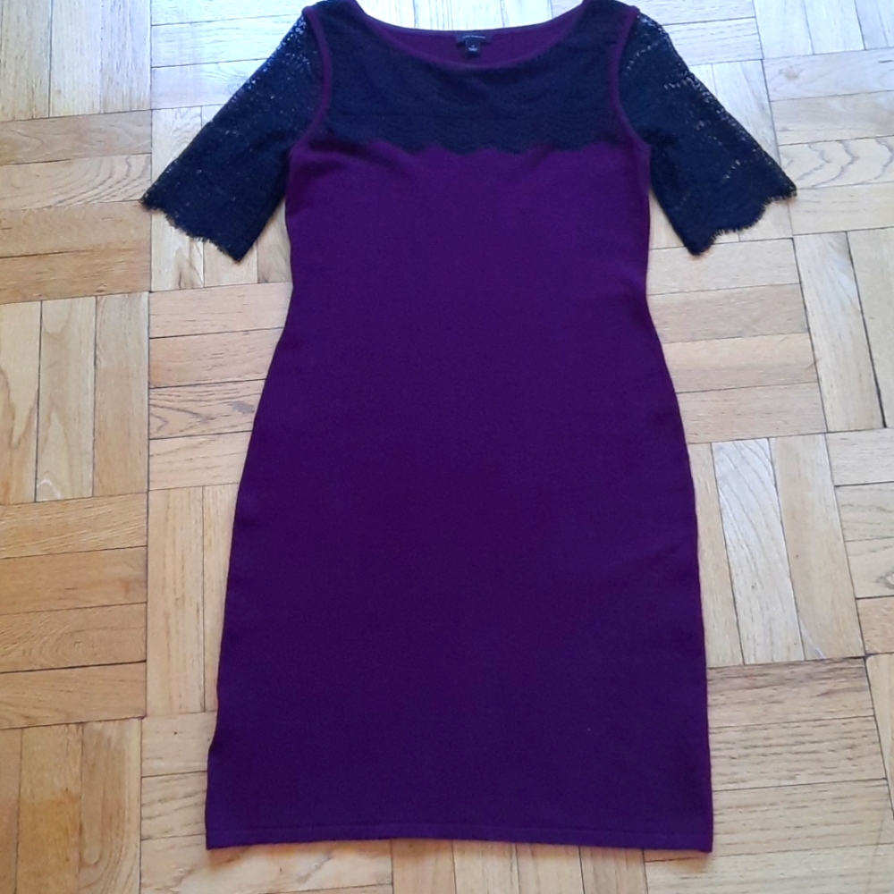 Ann Taylor dress with lace short sleeves,  size Small, knitted material